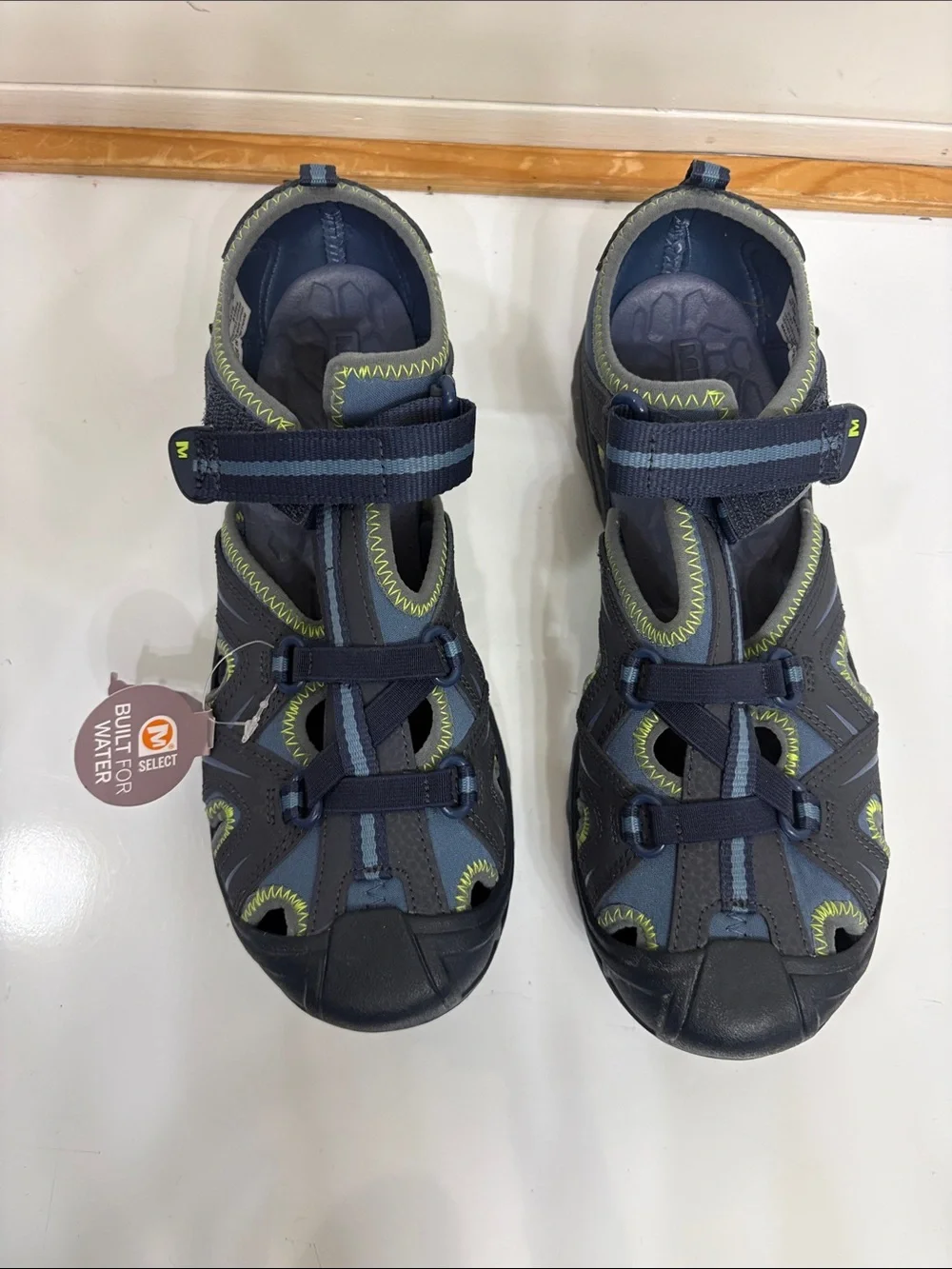 NWT Merrell Youth Navy Closed-Toe Athletic‎ Sandals